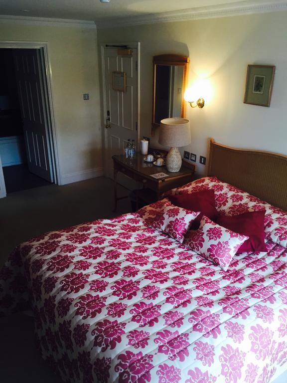 Millhouse Hotel And Riverside Restaurant 샨브룩 객실 사진