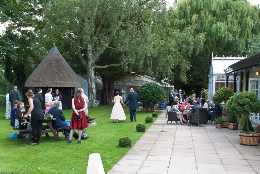 Millhouse Hotel And Riverside Restaurant 샨브룩 외부 사진